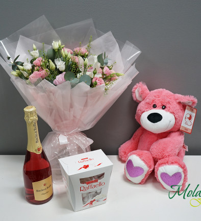 Set of: Bouquet of pink bush roses, Teddy Bear Andriusha, Raffaello 230g, and Bacio de Bolle Fragolino 0.75L photo 394x433